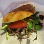 軽井沢フラットブレッズ - 極旨グリルビーフサンド(オリジナルブレッズ)！