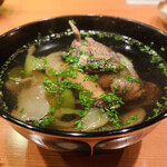 日本料理 たかむら - 5. 鼈（スッポン）、搾菜（ザーサイ）、3種の茸（ハタケシメジ、ハツタケ、マイタケ）のスープ