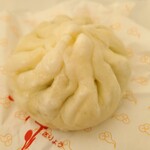 茶寮 - 肉まん(250円)です。