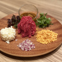 焼肉うしごろ 新宿三丁目店 - エスニック和牛タルタル