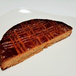 ブーランジェ エス・カガワ - 香ばしく焼き込まれザクッといい歯応え！ブルターニュ地方の伝統菓子、ガレットブルトンヌ（ハーフサイズ）324円