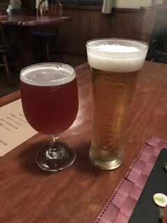 Red wood Inn - ジャズベリーレL size（ベリーだけど甘くないビール〕と、生ビール　　　　まみこまみこ