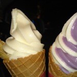 芋舗　芋屋金次郎 - この日のソフト、牛乳とミックス、この日のソフトは心持ち小さい(T_T)