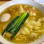 支那そば心麺 - 白メンマの塩ワンタンメン（1,070円）＋味付玉子（食べログのクーポンで無料）