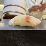 兄弟寿し - 新潟産甘鯛(軽く昆布締め)