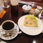 Tsubakiya Kafe - 