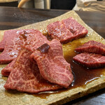 赤坂 らいもん - 特撰ヒレ、シンシン炙り、ハラミ、サガリの盛り合わせ