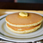 タカセ - 【ホットケーキセット@税込500円】ホットケーキ：バター乗せて。個包装のものから自分で乗せます。メープルシロップはナシ。