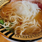 らぁ麺 しろがね - 「鶏こてっ 塩：肉増し（1,100円）」トッピング「オニオンスライス（110円）」