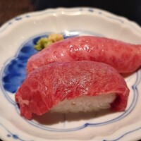 雪月花 ながら - 銘柄和牛炙り握り寿司
                      銘柄といっても説明は和牛だったけれどねえ