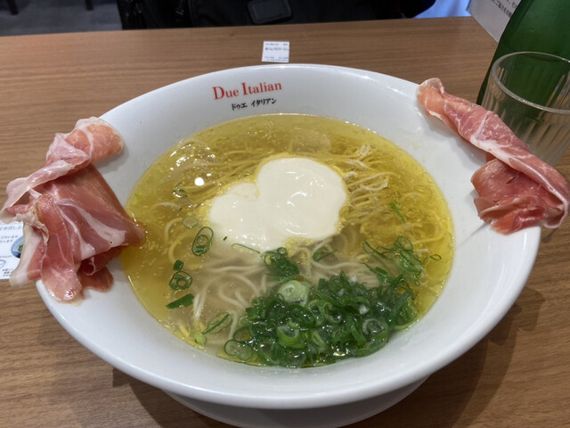 月ノ下 扉 On Twitter 宇都宮市 ドゥエイタリアン 市ヶ谷に本店があるお店で 内装むちゃくちゃオシャレ オシャレ過ぎて 入るのにちゅうちょ 出てきたラーメンもオシャレで オシャレメニュー価格 チーズとラーメンは意外とあうな うまうま W