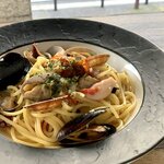 Pescatore with plenty of seafood