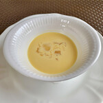 プロヴァンスの日曜日 - シェフおすすめランチコース(\1,900～) 季節のスープ