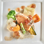 プロヴァンスの日曜日 - シェフおすすめランチコース(\1,900) ホタテ貝と鮮魚のポワレ盛り合わせ(+\350)