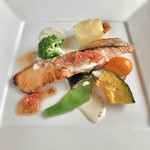 プロヴァンスの日曜日 - シェフおすすめランチコース(\1,900) 本日の鮮魚、アンチョビソース