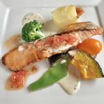 プロヴァンスの日曜日 - シェフおすすめランチコース(\1,900) 本日の鮮魚、アンチョビソース