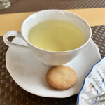 プロヴァンスの日曜日 - ハーブティー（フレッシュミント<自家製３種のハーブ>）、ガレットブルトンヌ