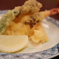 京料理 たん熊北店 Directed by M.Kurisu - 【揚　物】松茸と海老の天麩羅 塩 レモン