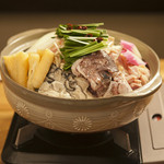 Yuushokushukawaraku - 新鮮魚介をふんだんに盛り込んだ鍋もございます