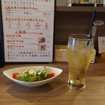 Cafe de Spice - ドリンクは我慢できなくて少し飲んでから撮影しました