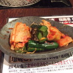 焼肉萬野 - キムチ盛り合わせ