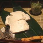 ダイナミックキッチン＆バー 燦 - 豆腐が￥1200円