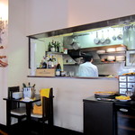 キャラント キャトル - オーナーシェフお若いです。