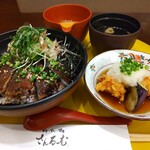 さんるーむ - 鰹づけとろ丼と塩麹唐揚げみぞれ御膳