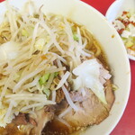 ラーメン二郎 - ラーメン半分＋ニンニク多め＋白ネギ