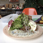 ライフ カフェ - フワフワしてるのは
ひよこ豆を綿にしたもの
炭か入ってます！！