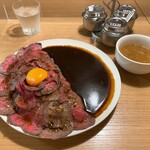 炉窯炭焼 肉バル ローツェ - ローストビーフカレー 1.5倍  1250円