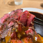 炉窯炭焼 肉バル ローツェ - ローストビーフカレー 1.5倍  1250円
