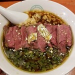 麺屋 六感堂 - 青椒肉風麺（温）金箔増し