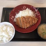 Katsuya - ロースカツ定食690円