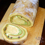 パティスリー ラ フォンティーヌ - ６月上旬までの季節限定　抹茶のスフレロール