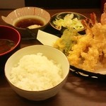 魚と天ぷらの居酒屋 まるさや - えび天定食790円