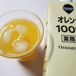 業務用スーパー シオダヤ - オレンジ100%。