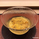 御料理 寺沢 - 伊勢海老出汁の玉締めと生海胆