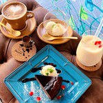 Marina Paku Cafe - 