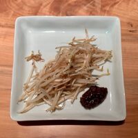 鉄板焼き あおやま - もやし炒めと肉味噌