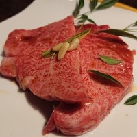 黒毛和牛焼肉 虎斑 北新地店 - ロース