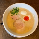 ラーメン家 みつ葉 - 豚CHIKIしょうゆ＋味玉