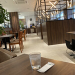 カフェモロゾフ - お上品で落ち着きのある店内