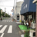 家庭料理居酒屋 よってって - ダイエー駐車場まで帰る途中のこと。
      
      トーフラーメン幸揚さんてここにあったんですね！
      
      ちょぱさんがアツアツ食べてましたね。ここは、
      
      少し涼しくなるまで待ってみます。楽しみー！