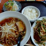 群つる - Bランチ(レバニラ炒めに醤油ラーメンを選択)(税込880円)