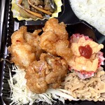 ユーキの手作り弁当 - 【ユーキ弁当 400円(税込)】メインのおかずはヤンニョム味の唐揚げ(鶏もも肉)