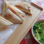 ミディリュヌ - ホットサンド　980円　ケーキ無し△100円？　2021/09