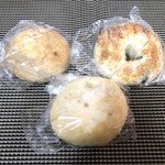 天然酵母 パン屋 そら豆 - ◆3個買いました。｢天然酵母」を使用し、「小麦」「塩」「砂糖」「バター」にも拘られているとか。