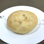 天然酵母 パン屋 そら豆 - ◆しお豆パン(180円）