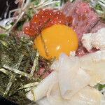 OKIBI AIBE - ローストビーフ丼（アップ）